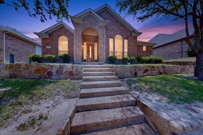 404 Castle Street, DeSoto TX 75115