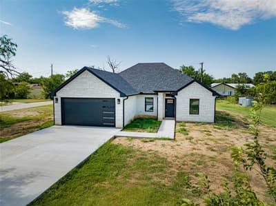 614 W Wheeler Street, Breckenridge TX 76424