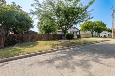 308 Hallvale Drive, White Settlement TX 76108