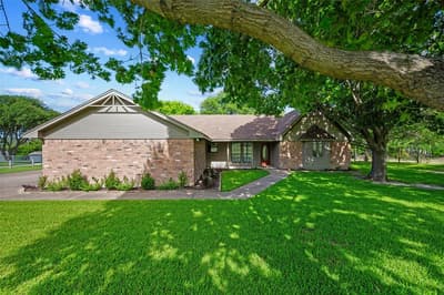 217 Paint Pony Trail N, Fort Worth TX 76108