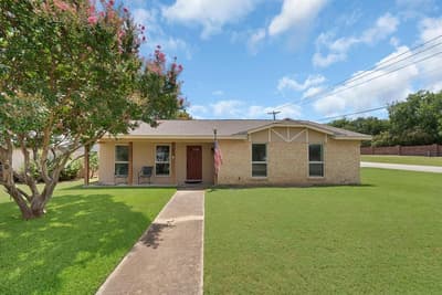 600 Mountain Laurel Lane, Bedford TX 76021