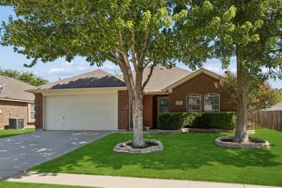 616 Steerman Court, Saginaw TX 76179