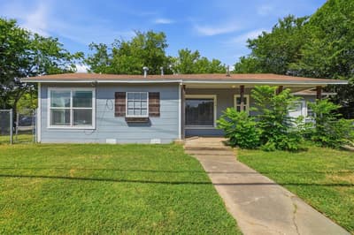 1401 Granbury Street, Cleburne TX 76033