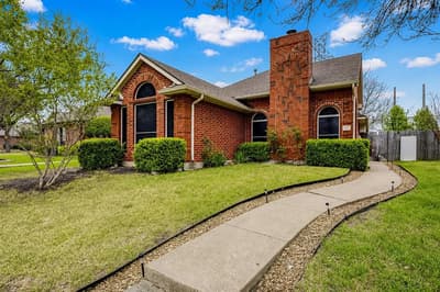 928 Winding Creek Drive, Mesquite TX 75149