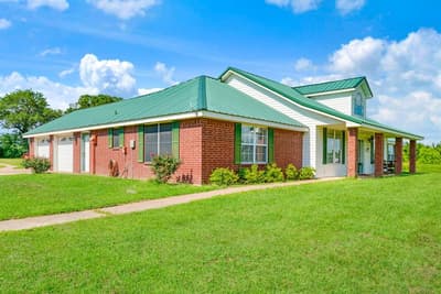 1005 Us-82, Blossom TX 75416