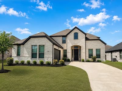 136 Bowling Green Avenue, Red Oak TX 75154