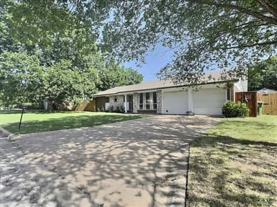 2304 SE 10th, Mineral Wells TX 76067