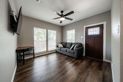 1920 S 18th Street, Waco TX 76706 - Photo 4