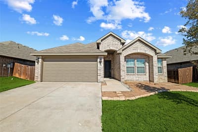 104 Cadyn Drive, Keene TX 76059