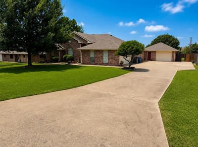 421 Bluebonnet Lane, Red Oak TX 75154