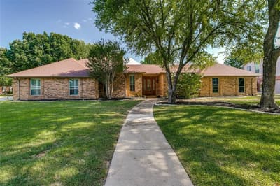 2 Rolling Hills Circle, Denton TX 76205