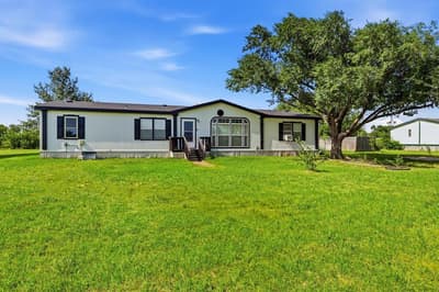 5894 Stone Creek Drive, Sanger TX 76266