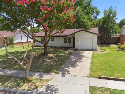 2114 Brookshire Street, Arlington TX 76010