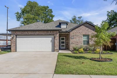 121 W Morton Street, Denison TX 75021