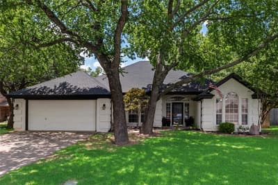 2921 Oak Ridge Drive, Hurst TX 76054