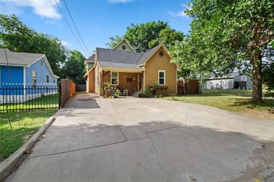105 E Linden Street, Ennis TX 75119