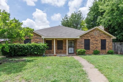902 Wayne Avenue, Duncanville TX 75137