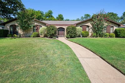 1204 Springwood Court, Euless TX 76040