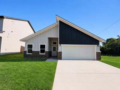 2212 Polk Street, Greenville TX 75401