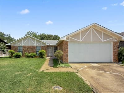 7717 Acapulco Road, Fort Worth TX 76112