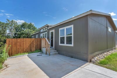 815 Thicket Trail, Granbury TX 76048
