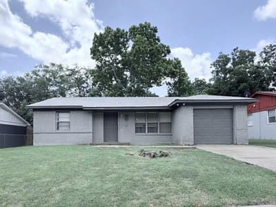 1706 Martin Luther Drive, Arlington TX 76010