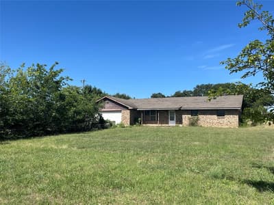 5324 Parker Henderson Road, Fort Worth TX 76119