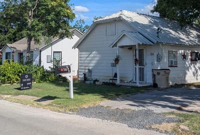 102 E Oak Avenue, Comanche TX 76442