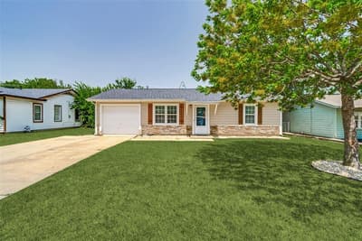 346 Lorna Street, Burleson TX 76028