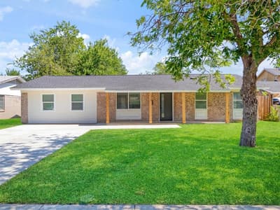 1213 Fairmont Street, Irving TX 75062