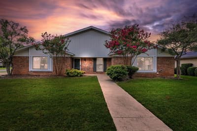 5501 Wood View Street, North Richland Hills TX 76180