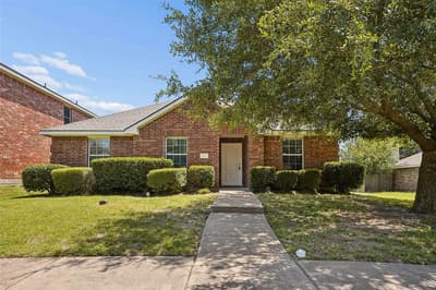 205 Rosewood Court, Red Oak TX 75154