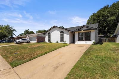 2441 Miller Street, Grand Prairie TX 75051 - Photo 2