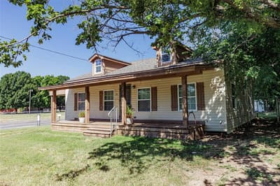 101 N Hubbard Street, Alvord TX 76225