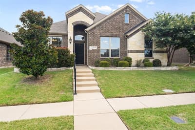 119 Happy Lane, Red Oak TX 75154