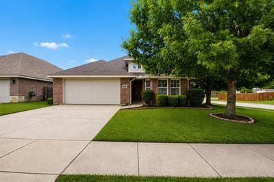 900 Cheryl Street, Crowley TX 76036