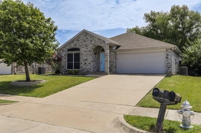 1230 Misty Drive, Midlothian TX 76065