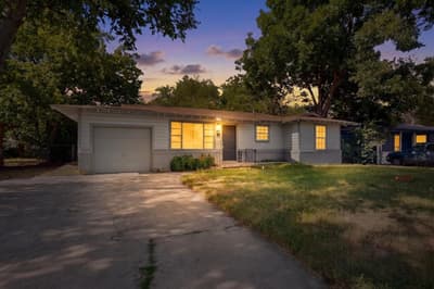 5573 Burton Avenue, Fort Worth TX 76119