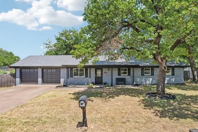 1224 Trailwood Drive, Hurst TX 76053