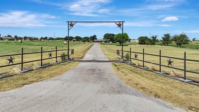 2561 County Road 248, Valley View TX 76272 - Photo 2