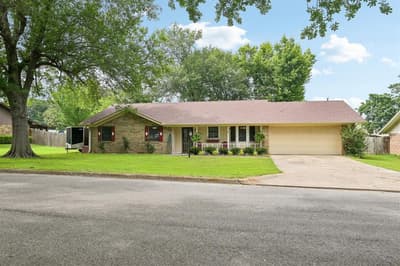 944 Moore Street S, Sulphur Springs TX 75482
