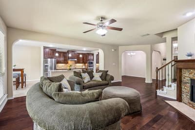 8 Duskview Lane, Edgecliff Village TX 76134