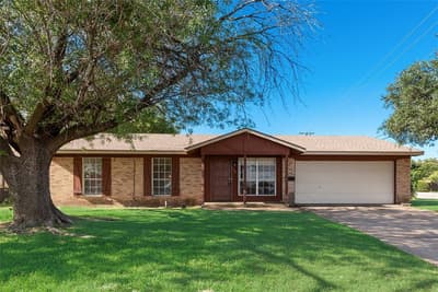 102 Silver Creek Drive, Duncanville TX 75137
