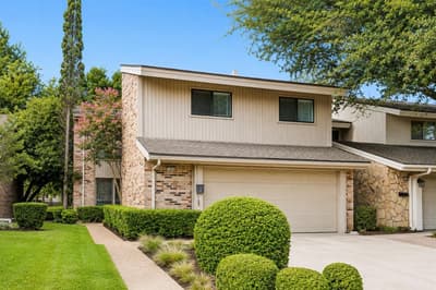 1806 Lakecrest Court, Carrollton TX 75006 - Photo 2