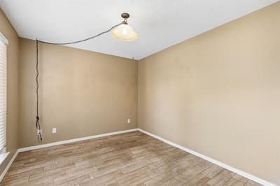 1806 Lakecrest Court, Carrollton TX 75006 - Photo 4