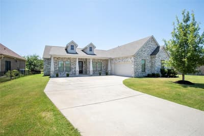 1305 Carnoustie Drive, Ennis TX 75119