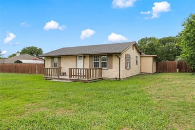 1305 S Robinson Drive, Robinson TX 76706