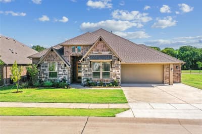 218 Oakcrest Drive, Justin TX 76247