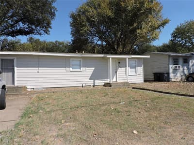 1612 N Anglin Street, Cleburne TX 76031