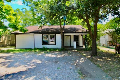 1206 S Edgefield Avenue, Dallas TX 75208